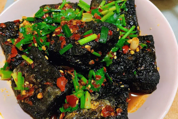 正宗臭豆腐培訓(xùn)哪里學(xué)？臭豆腐培訓(xùn)一般多少錢(qián)？(圖1)