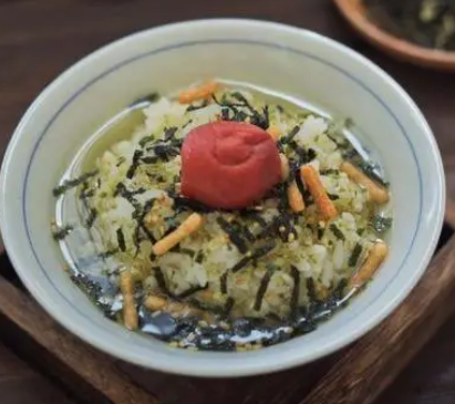 茶泡飯培訓(xùn)學(xué)費(fèi)多少錢(qián)？學(xué)茶泡飯要多少錢(qián)(圖1)