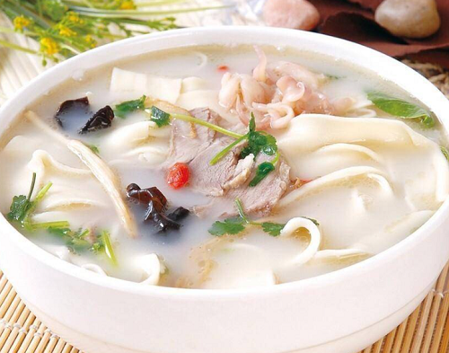 學(xué)河南燴面去哪里學(xué)？學(xué)做河南燴面去哪學(xué)？(圖1)