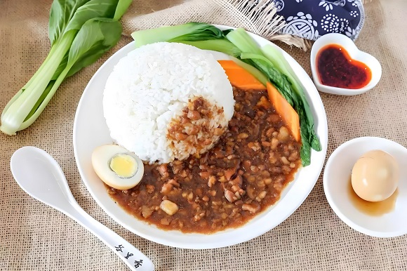 開(kāi)鹵肉飯店，創(chuàng)業(yè)致富新選擇，輕松賺錢(qián)不是夢(mèng)！(圖2)