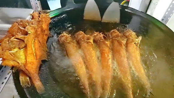 香飄十里！香煎深海魚擺攤，一出道就火爆，創(chuàng)業(yè)賺錢不是夢！(圖1)
