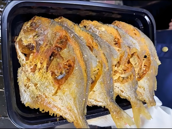 香飄十里！香煎深海魚擺攤，一出道就火爆，創(chuàng)業(yè)賺錢不是夢！(圖3)