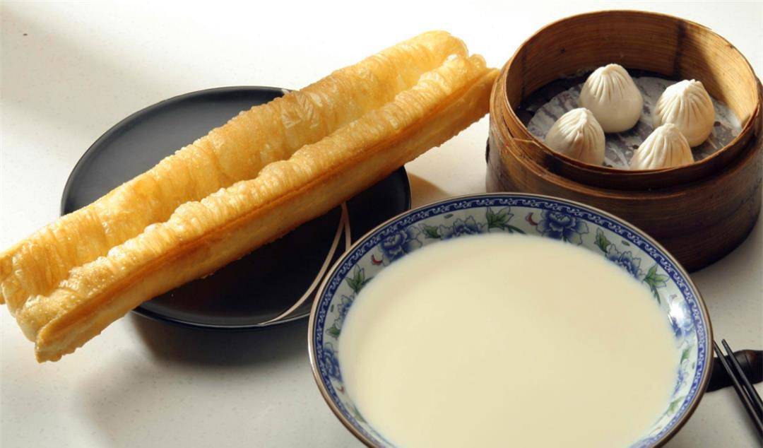 炸油條豆腐腦哪里學(xué)？選擇廚仟藝，掌握正宗傳統(tǒng)美食技藝(圖1)
