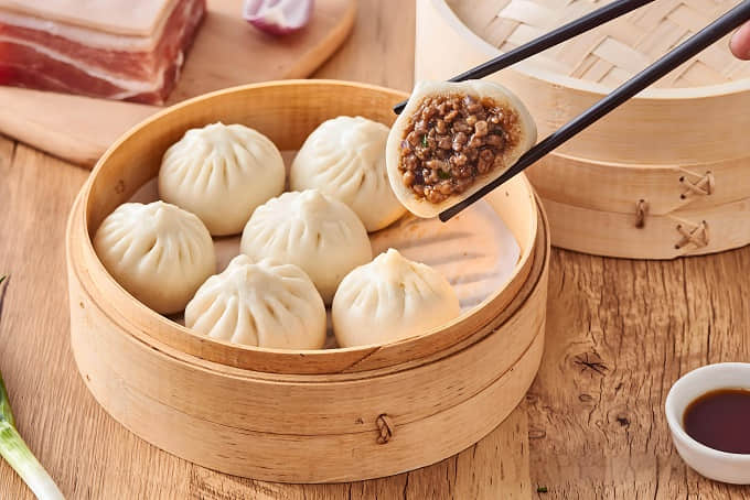 想學(xué)做包子？哪里有包子培訓(xùn)的學(xué)校？專業(yè)教學(xué)，創(chuàng)業(yè)開店更輕松！(圖2)