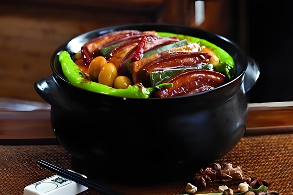 創(chuàng)業(yè)選擇多，學習甏肉米飯怎么樣？掌握核心技術，輕松上手！(圖2)