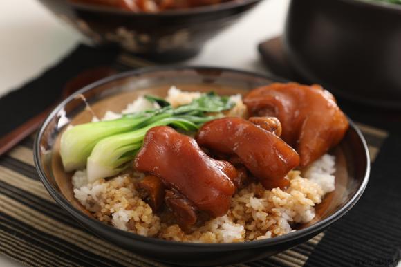 為什么創(chuàng)業(yè)選豬腳飯？低成本高利潤，手把手教你快速上手！(圖3)