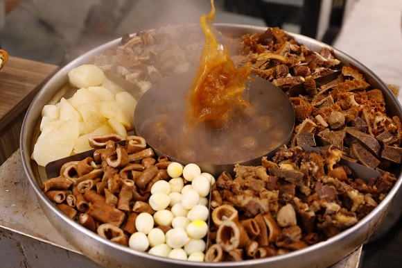 牛雜噴泉鍋怎么做？爆款配方引爆味蕾，創(chuàng)業(yè)首選！教你輕松掌握，贏在市場先機(jī)！(圖2)