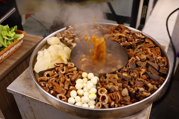 牛雜噴泉鍋怎么做？爆款配方引爆味蕾，創(chuàng)業(yè)首選！教你輕松掌握，贏在市場先機(jī)！(圖3)