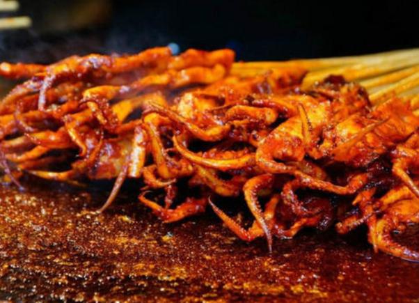 想學(xué)鐵板魷魚？鐵板魷魚哪里學(xué)最好？創(chuàng)業(yè)路從這里開始！(圖2)