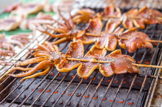 想學(xué)鐵板魷魚？鐵板魷魚哪里學(xué)最好？創(chuàng)業(yè)路從這里開始！(圖3)