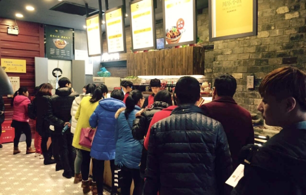 大學食堂最火爆的項目是什么？揭秘學生們的最愛！(圖3)