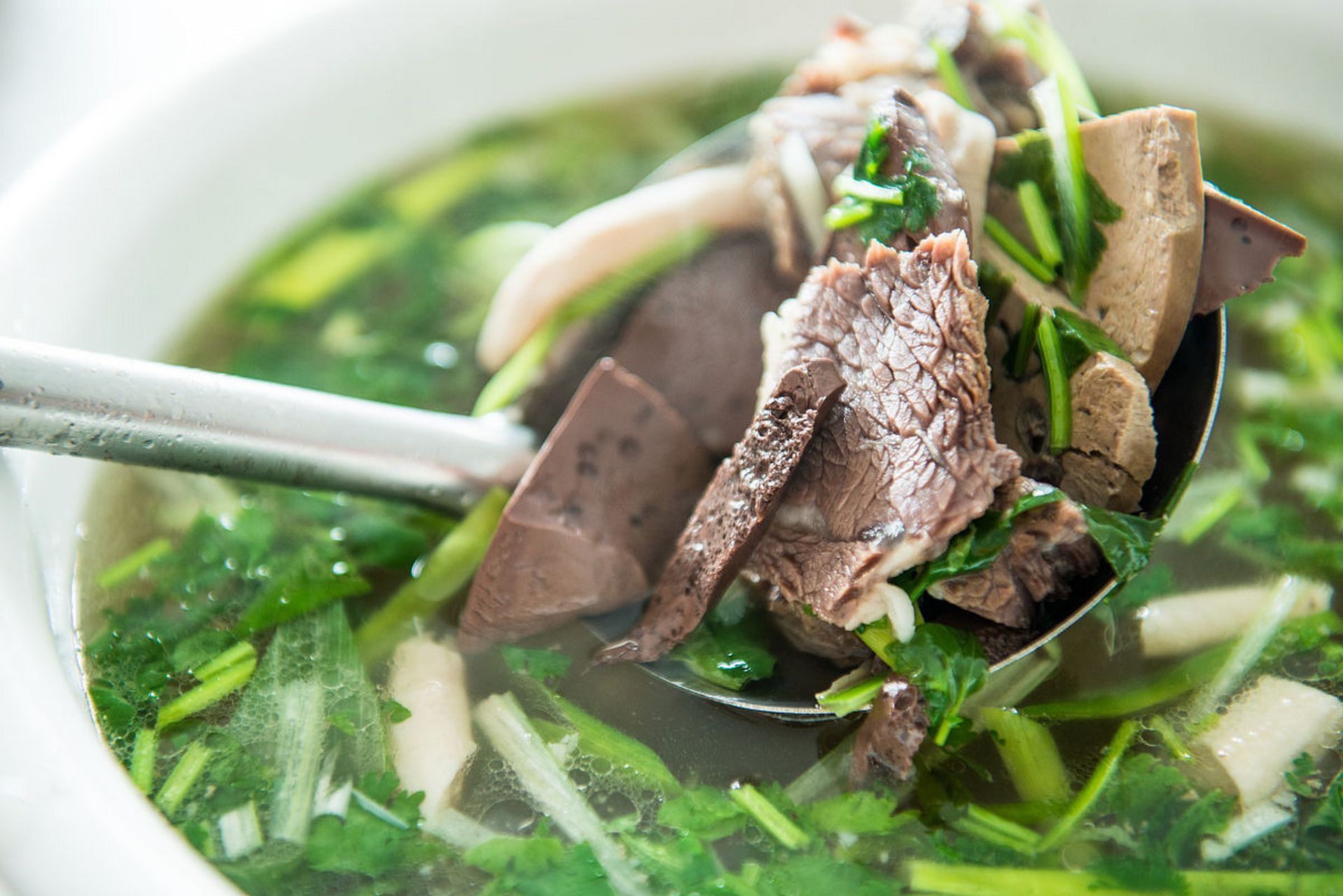 羊肉湯做法全揭秘，掌握核心技巧，品味濃郁鮮香(圖2)