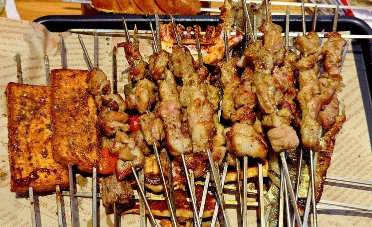 想學(xué)燒烤？掌握正宗技巧，開(kāi)創(chuàng)屬于你的美食事業(yè)！(圖2)
