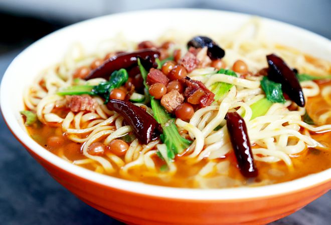 板面的做法與配料解析，學(xué)會(huì)這些技巧美味加倍！(圖3)