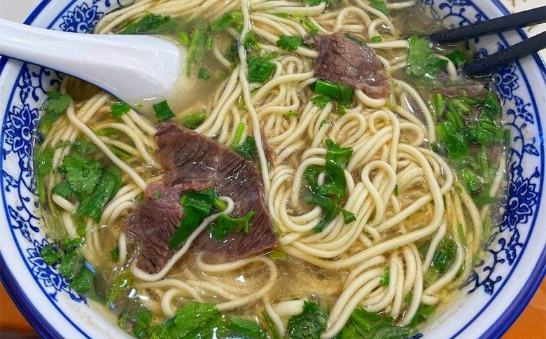 學(xué)拉面去哪學(xué)？這家培訓(xùn)機(jī)構(gòu)手把手教學(xué)，90%學(xué)員都選擇的學(xué)校！(圖2)