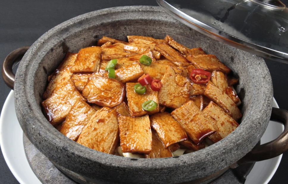 學(xué)習(xí)石鍋菜制作，輕松學(xué)會高人氣美食的秘訣(圖2)