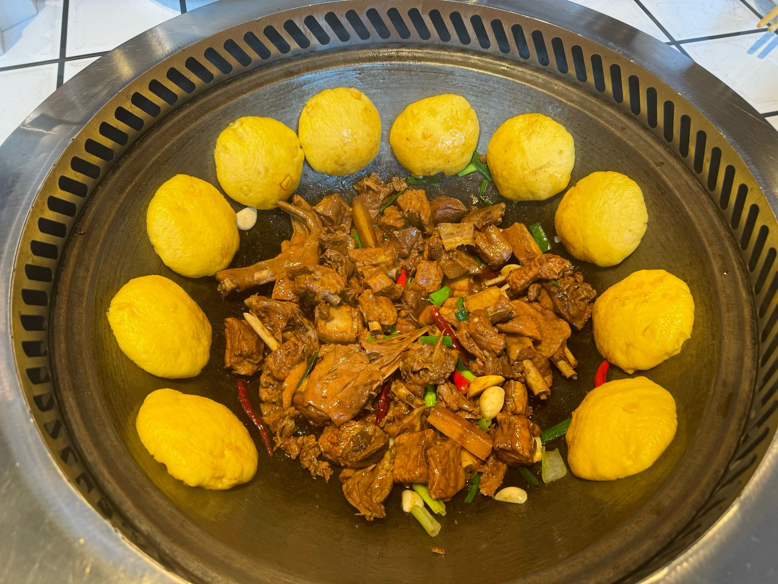 開一家鐵鍋燉需要多少錢？5大因素揭秘，讓你創(chuàng)業(yè)不再迷茫！