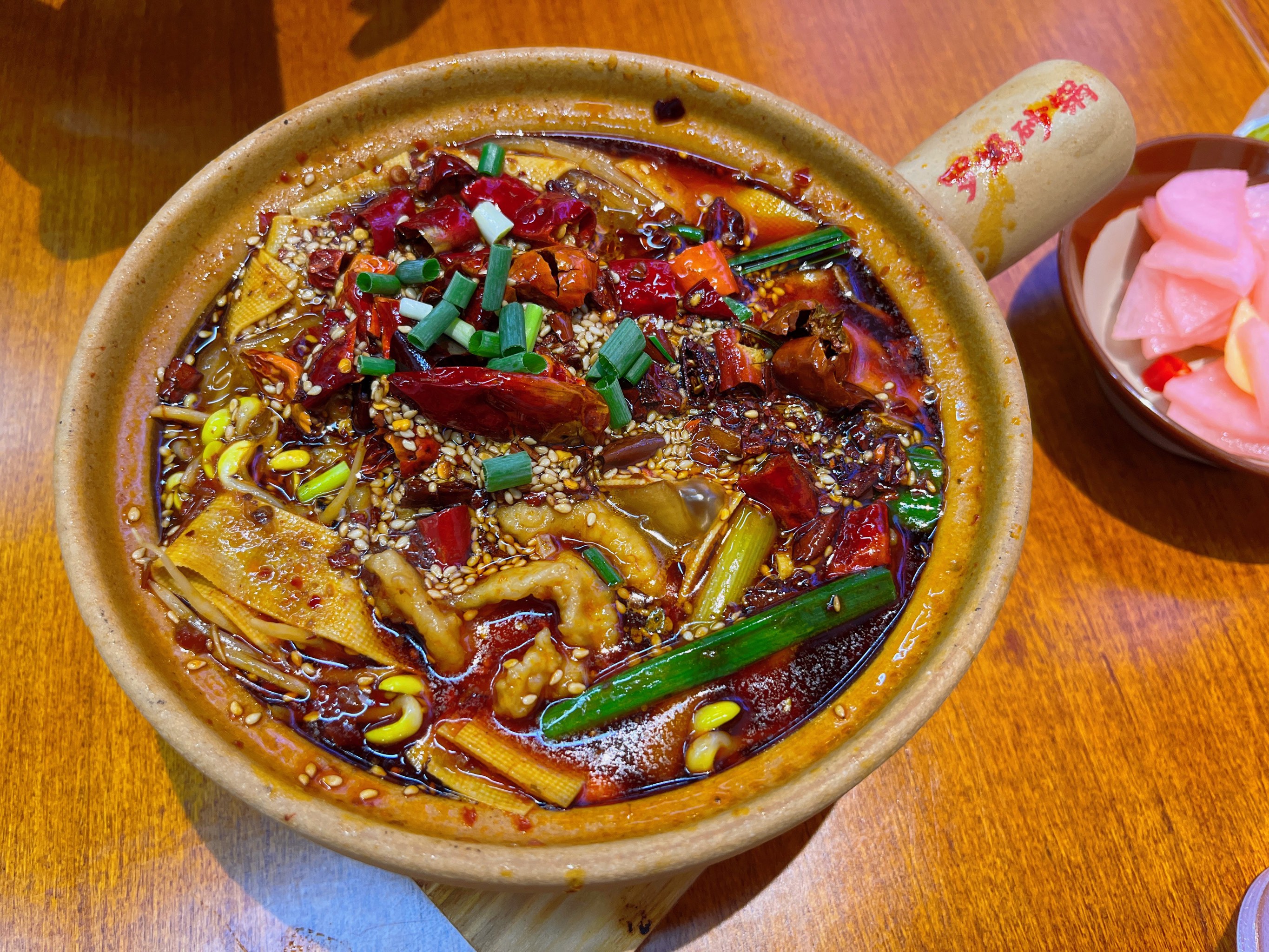 砂鍋菜生意太火爆！業(yè)內(nèi)揭秘：學(xué)砂鍋菜技術(shù)必須避開的3大坑！(圖2)
