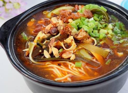 想學(xué)砂鍋技術(shù)？揭秘正規(guī)培訓(xùn)機構(gòu)在哪里，學(xué)費、流程一文搞懂！