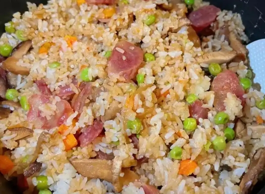 學(xué)習(xí)懶人燜飯的詳細(xì)步驟，快速掌握開(kāi)店創(chuàng)業(yè)技巧！(圖2)