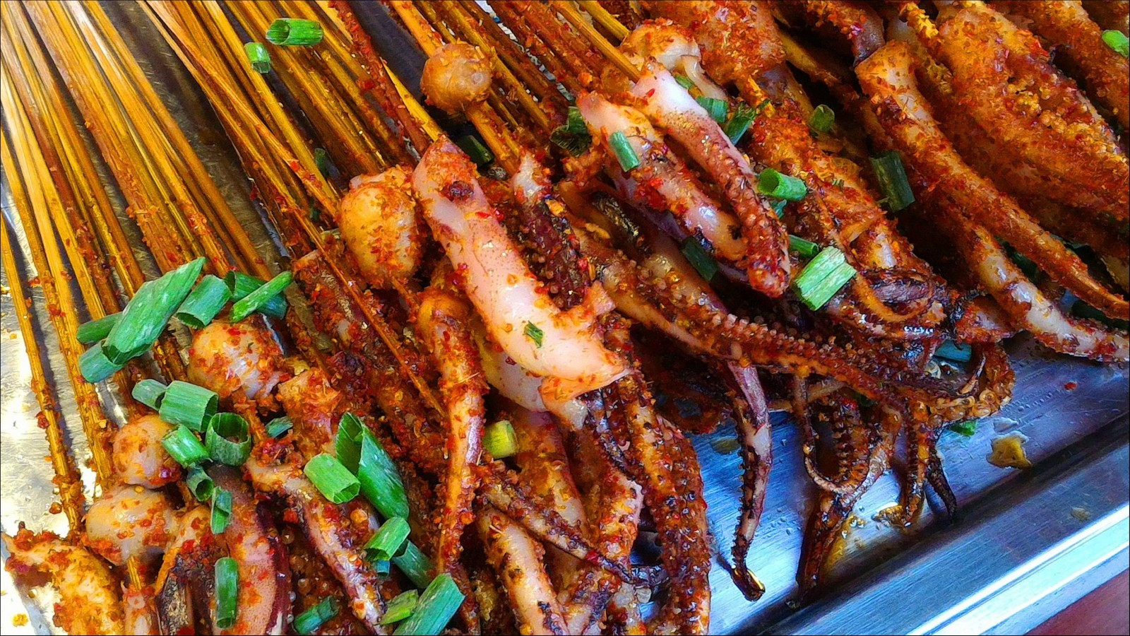 鐵板魷魚(yú)制作技術(shù)大揭秘！掌握這幾步，新手也能做出大排檔爆款！(圖3)