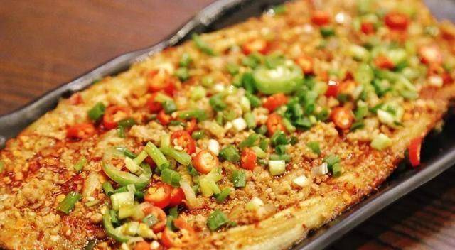炭火烤茄子的做法：讓燒烤更具風味的經(jīng)典菜品